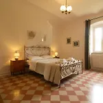 Casa Camoggi 3* ماسا مارتانا
